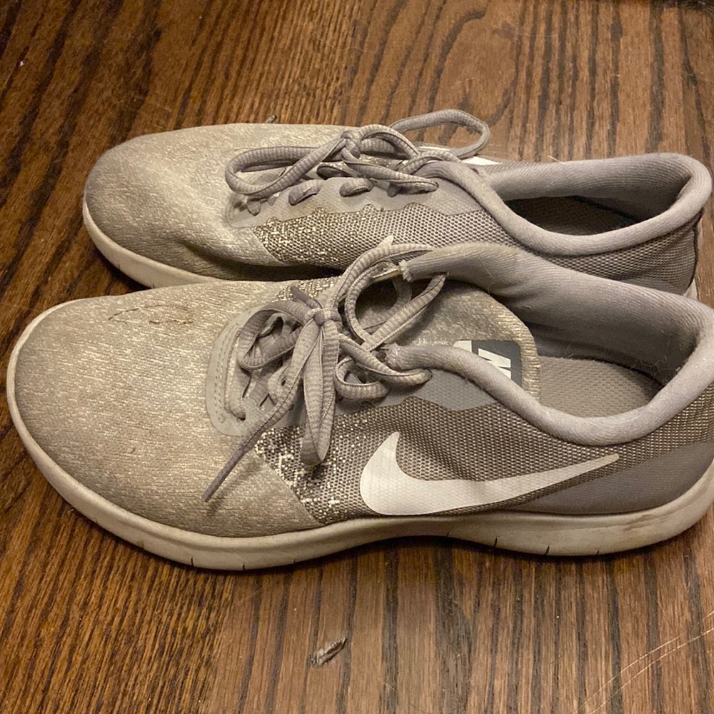 Nike tennis shoes